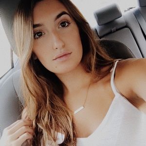 Meet your Posher, Ella